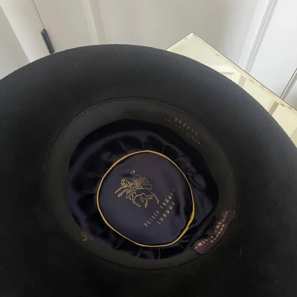 Stunning Philip Treacy Felt Crocodile Hat - Picture 7 of 7